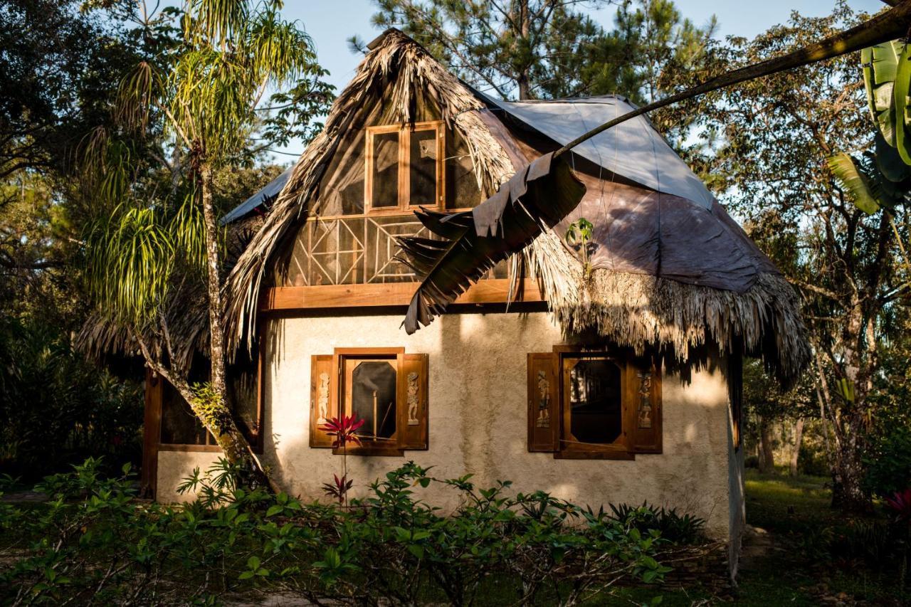 Pine Ridge Lodge San Ignacio Esterno foto